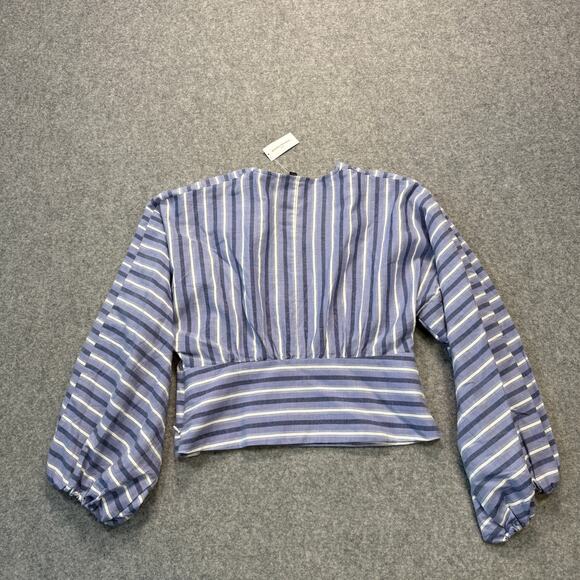 Women's Banana Republic Cropped Blue and White Striped Blouse Size 6 NEW - Picture 10 of 10